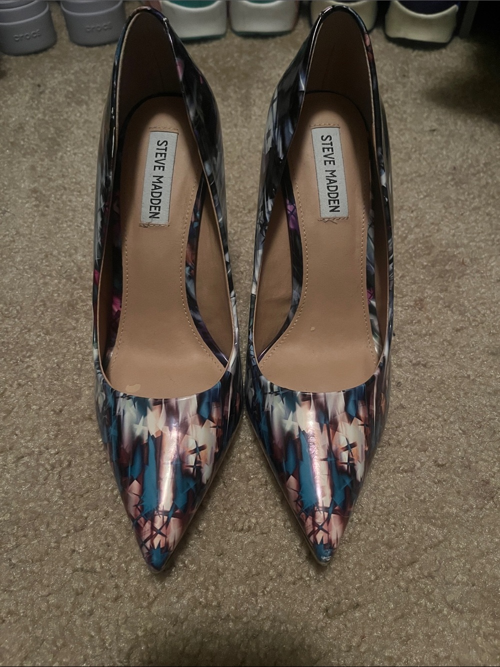 Steve Madden Pointed Toe Floral-Print Pumps in multicolor